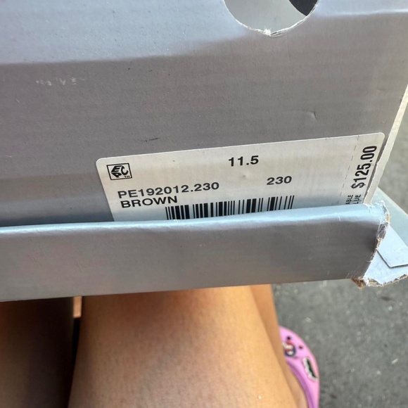 Footwear - Picture 5 of 5